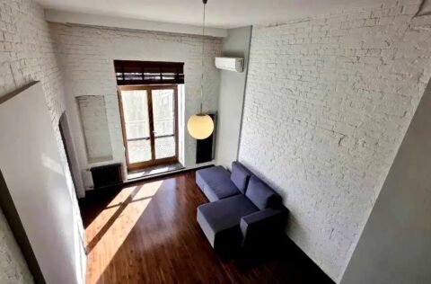 living room apartment for sale in Kyiv Striletska Street 7/6 Shevchenkivskyi district high ceilings 3.9m historic building