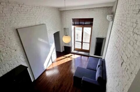 living room apartment for sale in Kyiv Striletska Street 7/6 Shevchenkivskyi district high ceilings 3.9m historic building