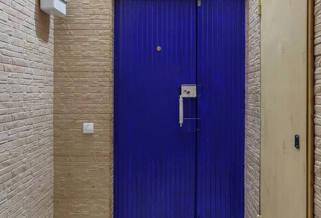 apartment entrance door for sale Kyiv Tarasivska 6A secure entry historic building Shevchenkivskyi district