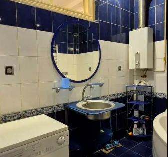 Vestor.Estate bathroom at Liuteranska 11b pre-revolutionary Kyiv real estate