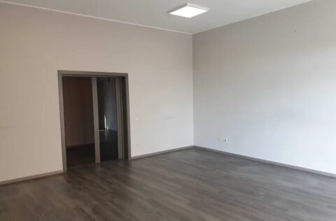 Apartment for sale in Kyiv, Lypky district, Pechersk — modern living space in Kapitoliy Residence, Khreshchatyk 27B with stylish cosmetic renovation and furnished interior.