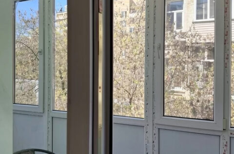 Glazed balcony in apartment for sale in Kyiv, Shota Rustaveli St 4, city centre view