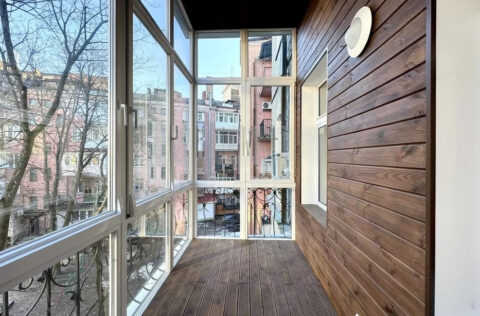 Balcony in apartment for sale in Kyiv, Reitarska St 28, view of historical centre