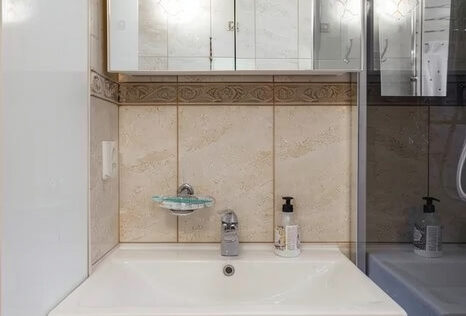 bathroom apartment for sale Kyiv Tarasivska 6A designer renovation shower bath modern interior