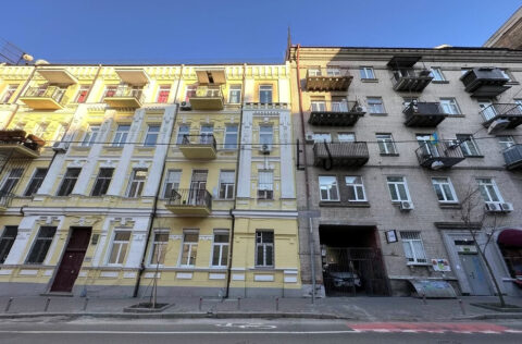 Facade of historical building in Kyiv, Reitarska St 28, pre-revolutionary architecture