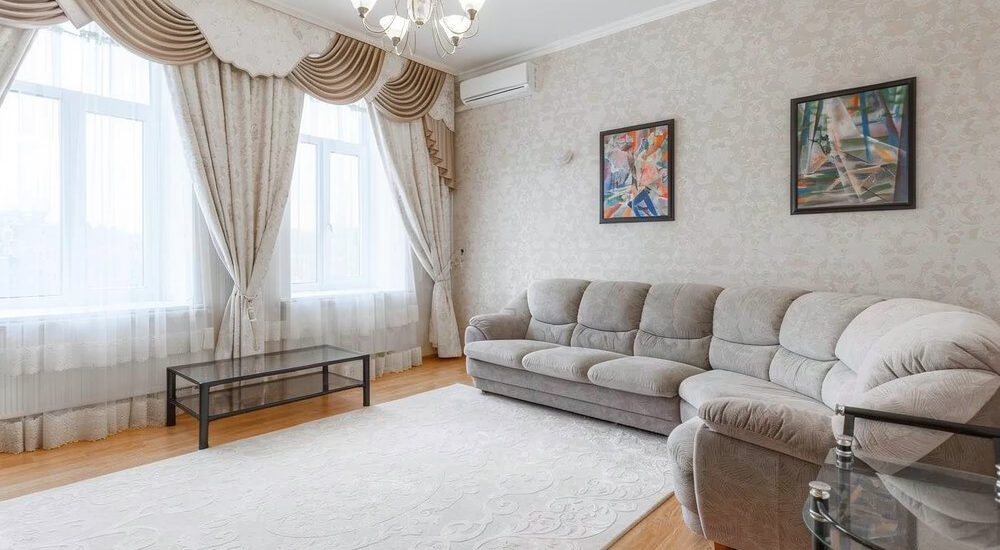 living room apartment for sale in Kyiv Tarasivska Street 6A Shevchenkivskyi district high ceilings 4m historic building