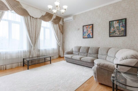 living room apartment for sale in Kyiv Tarasivska Street 6A Shevchenkivskyi district high ceilings 4m historic building