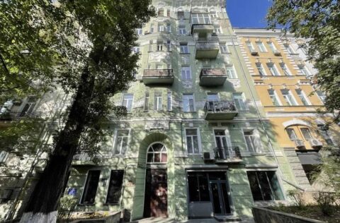 facade apartment for sale Kyiv Tarasivska 6A pre revolutionary building 1910 historic architecture
