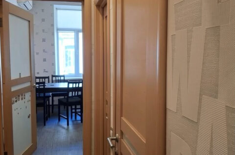 Corridor in apartment for sale in Kyiv, Shota Rustaveli St 4, pre-revolutionary building