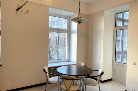 Dining area in apartment for sale in Kyiv, Reitarska St 28, elegant interior design