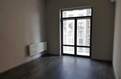 Apartment for sale in Kyiv, Lypky district, Pechersk — modern living space in Kapitoliy Residence, Khreshchatyk 27B with stylish cosmetic renovation and furnished interior.