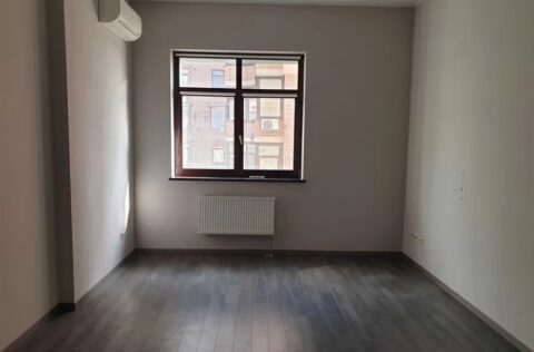 Apartment for sale in Kyiv, Lypky district, Pechersk — modern living space in Kapitoliy Residence, Khreshchatyk 27B with stylish cosmetic renovation and furnished interior.
