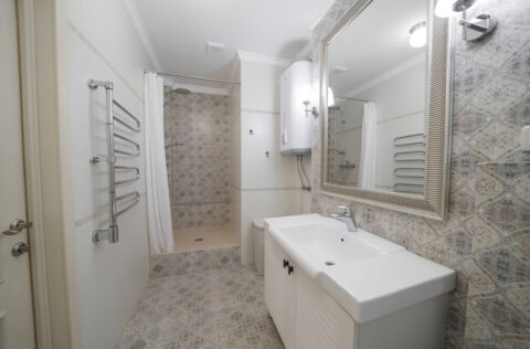 bathroom apartment for sale Kyiv Rylskyi Lane 3 modern design penthouse two bathrooms interior