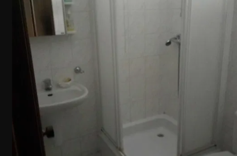 Vestor.Estate bathroom at Kruhlouniversytetska 7 pre-revolutionary Kyiv real estate