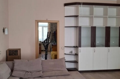 Living room in apartment for sale in Kyiv, Shota Rustaveli St 4, city centre Bessarabka area