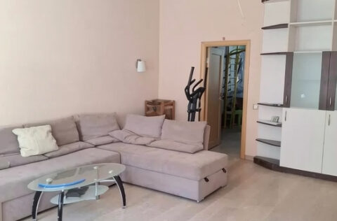 Living room in apartment for sale in Kyiv, Shota Rustaveli St 4, city centre Bessarabka area
