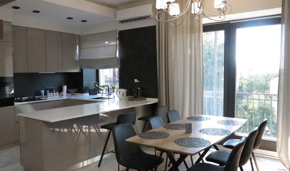Kitchen in apartment for sale in Kyiv Liuteranska St 21/12 Pecherskyi district Stalinka duplex interior