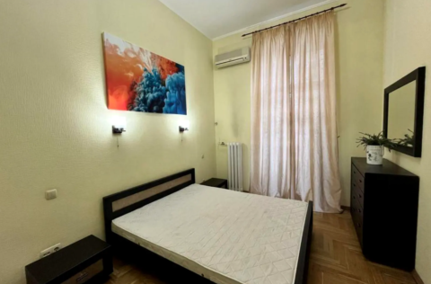 Vestor.Estate bedroom at Yevhena Chykalenka 21 pre-revolutionary Kyiv real estate