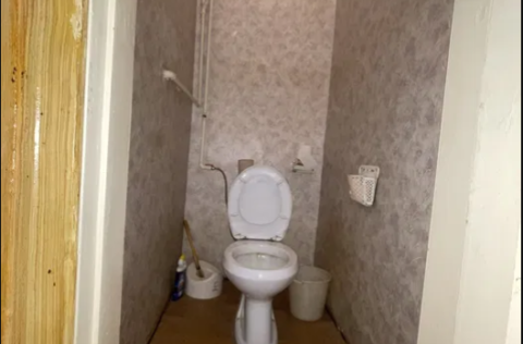 Vestor.Estate bathroom at Velyka Vasylkivska 23B stalinka Kyiv real estate