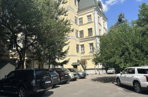 Vestor.Estate building on Variazkyi Ln 13a Kyiv real estate