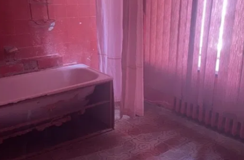 Vestor.Estate bathroom at Shota Rustaveli 15 pre-revolutionary Kyiv real estate