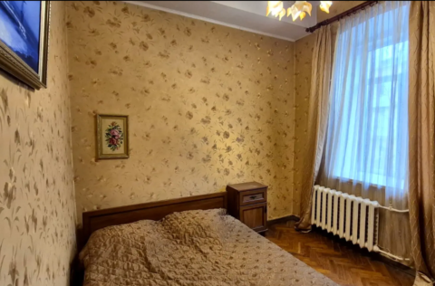 Vestor.Estate bedroom at Liuteranska 11b pre-revolutionary Kyiv real estate