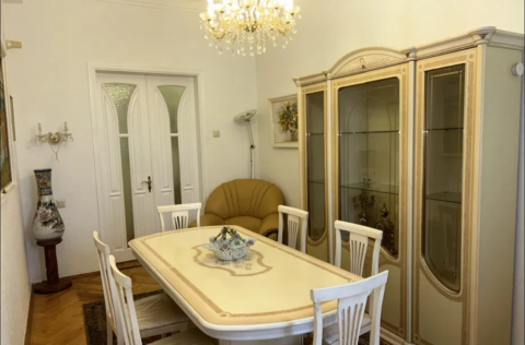 Vestor.Estate living room at Variazkyi Ln 13a Kyiv real estate