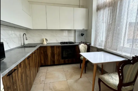 Vestor.Estate kitchen at Velyka Vasylkivska 16 stalinka Kyiv real estate