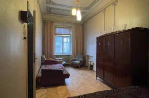 Vestor.Estate bedroom at Velyka Vasylkivska 23B stalinka Kyiv real estate