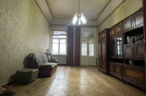 Vestor.Estate living room at Velyka Vasylkivska 23B stalinka Kyiv real estate