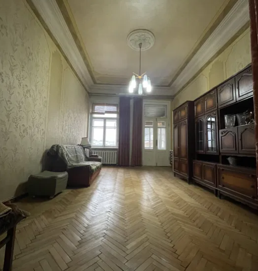 Vestor.Estate living room at Velyka Vasylkivska 23B stalinka Kyiv real estate