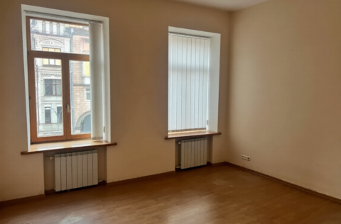 Living room in a historic apartment on Volodymyrska Street 6, Kyiv