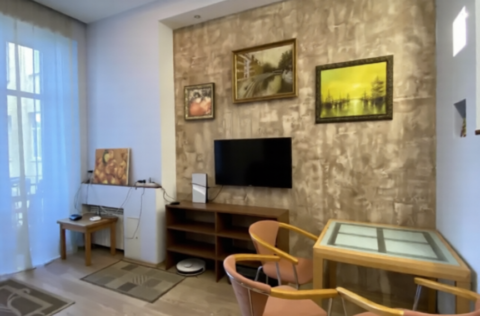 Living room in historic apartment for sale in Kyiv, Tarasivska St, 8, elite pre-revolutionary building