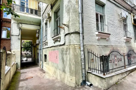 Courtyard of a historic building on Antonovycha Street 23, Kyiv