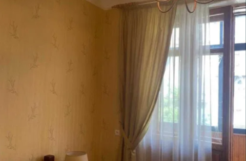 Vestor.Estate bedroom at Mykilsko-Botanichna 17/19 stalinka Kyiv real estate