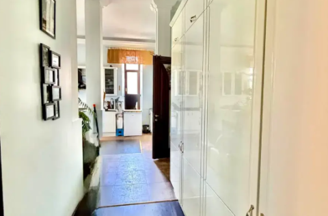 Corridor in an apartment on Antonovycha Street 23, Kyiv