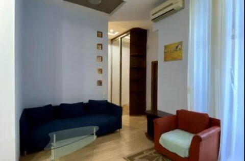 Living room in historic apartment for sale in Kyiv, Tarasivska St, 8
