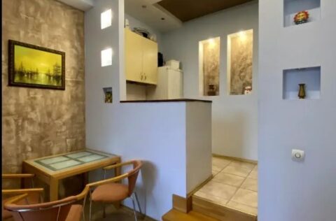 Open-plan kitchen and living room in apartment for sale in Kyiv, Tarasivska St 8, elite class
