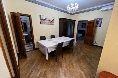 Vestor.Estate kitchen at Shota Rustaveli 34 pre-revolutionary Kyiv real estate