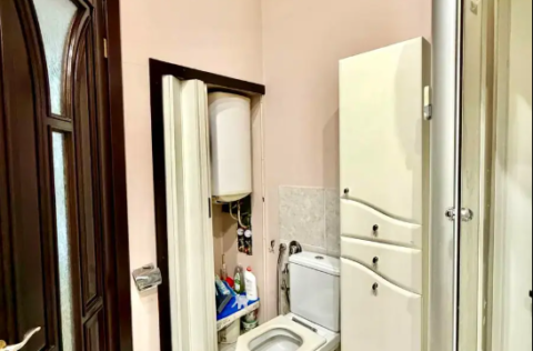 Bathroom in an apartment on Antonovycha Street 23, Kyiv