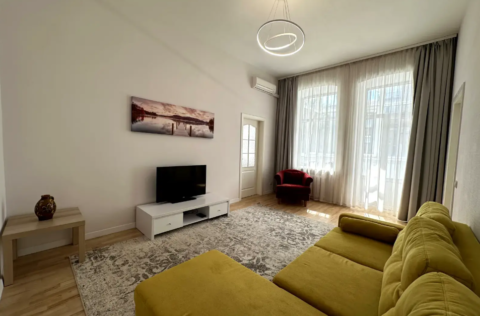 Cozy living room in a renovated apartment on Antonovycha Street 17b, Kyiv