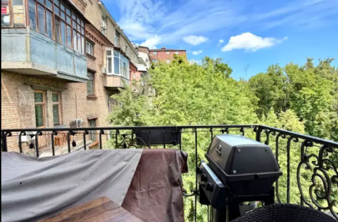Balcony in an apartment on Antonovycha Street 23, Kyiv