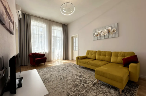 Modern living room in a renovated apartment on Antonovycha Street 17b, Kyiv