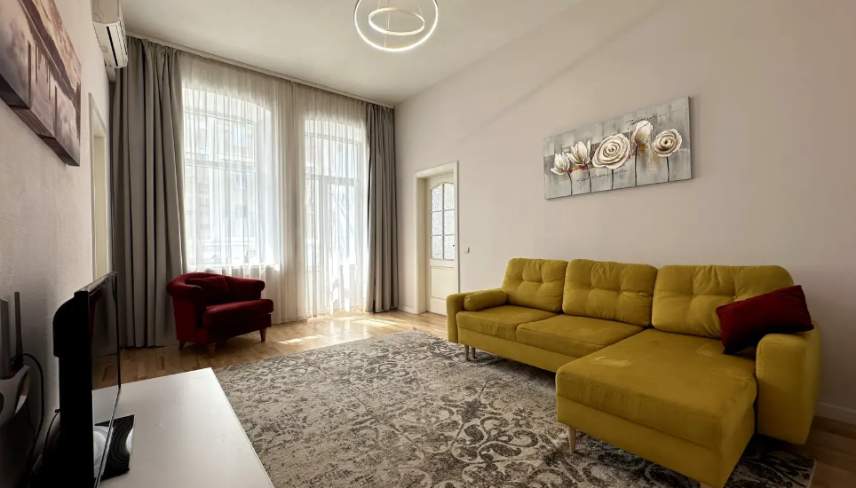 Modern living room in a renovated apartment on Antonovycha Street 17b, Kyiv