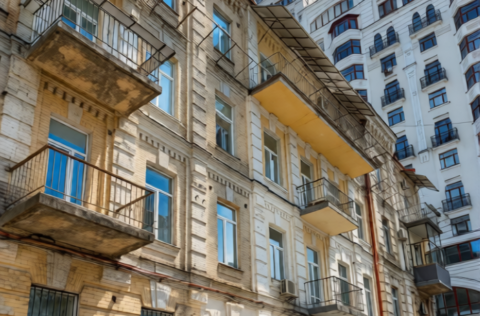 Façade of a pre-revolutionary building on Tarasa Shevchenka Lane, Kyiv