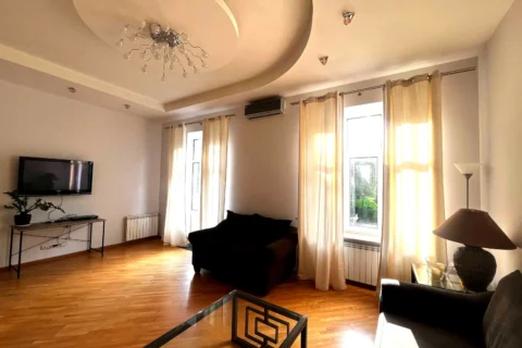 1868888309815010