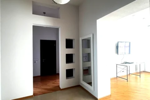 1868888309818823