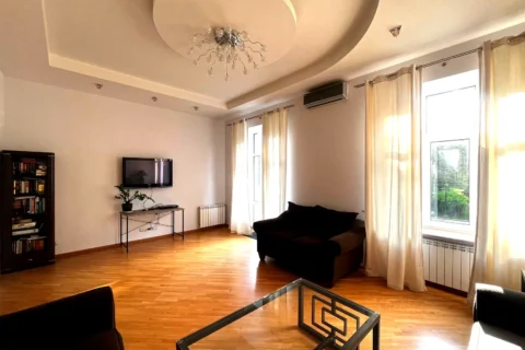 1868888321772240