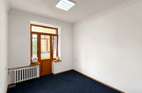Bedroom in a renovated apartment on Khreshchatyk Street 29, Kyiv