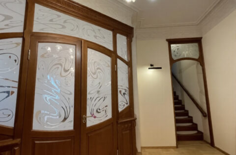 Corridor in a duplex penthouse on Arkhitektora Horodetskoho Street 15, Kyiv